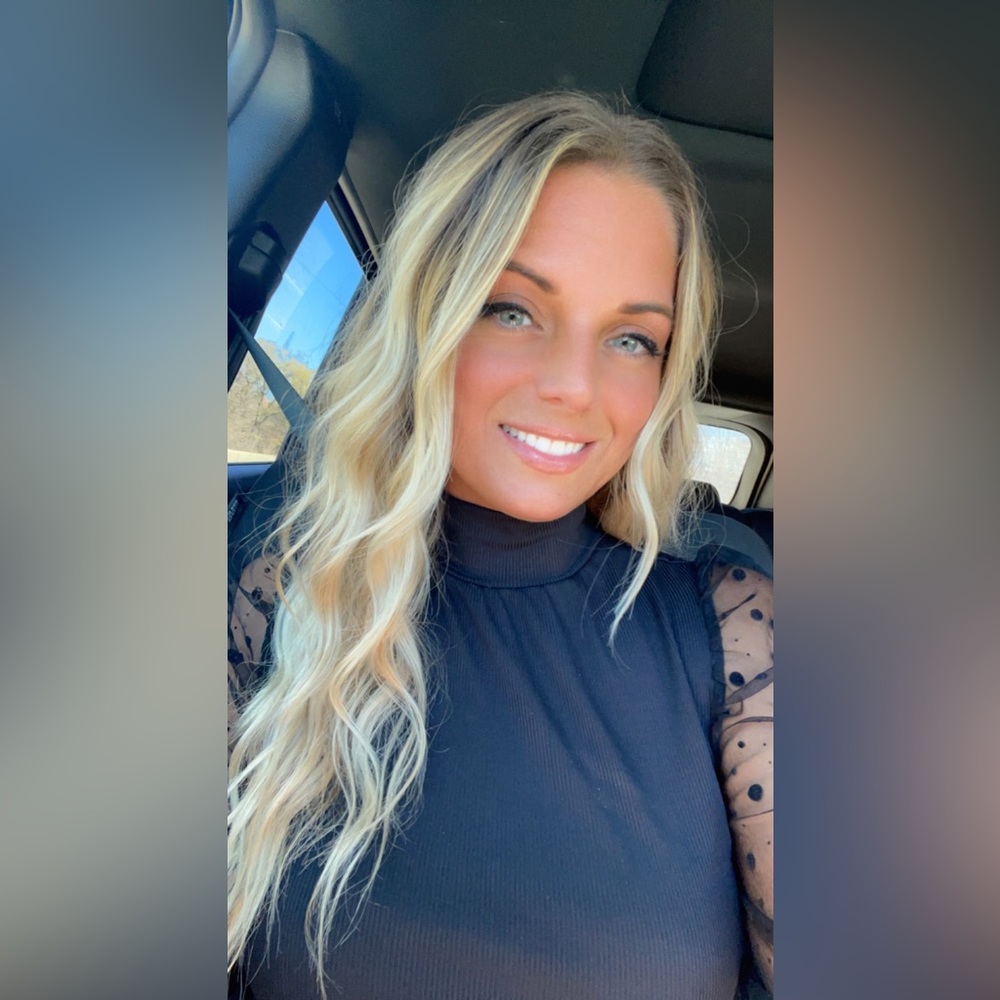 Meet your Posher, Danielle